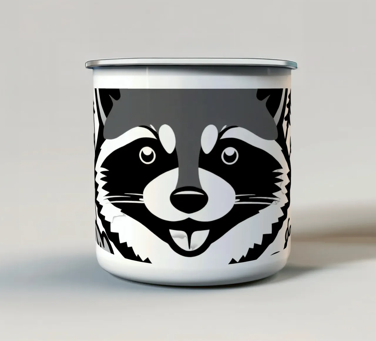 Illustrazione di procione giocoso circondato da foglie e rami tazza in smalto da DesignDoodle