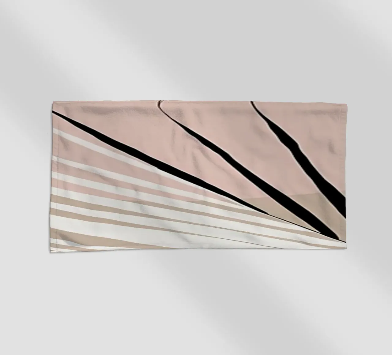 Minimo Yin Yang Palm 1 telo mare da Aiden Garcia