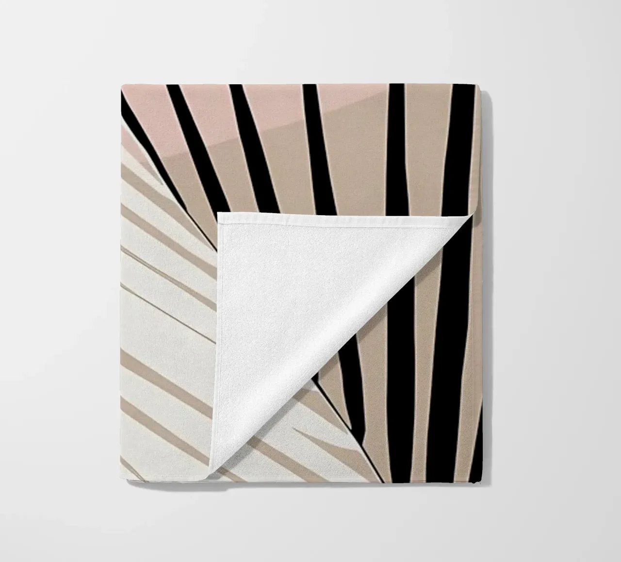 Minimo Yin Yang Palm 1 telo mare da Aiden Garcia