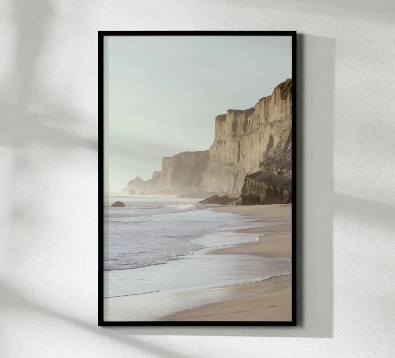 Art des falaises côtières et de la vue sur l'océan poster de Indigo Tides Art