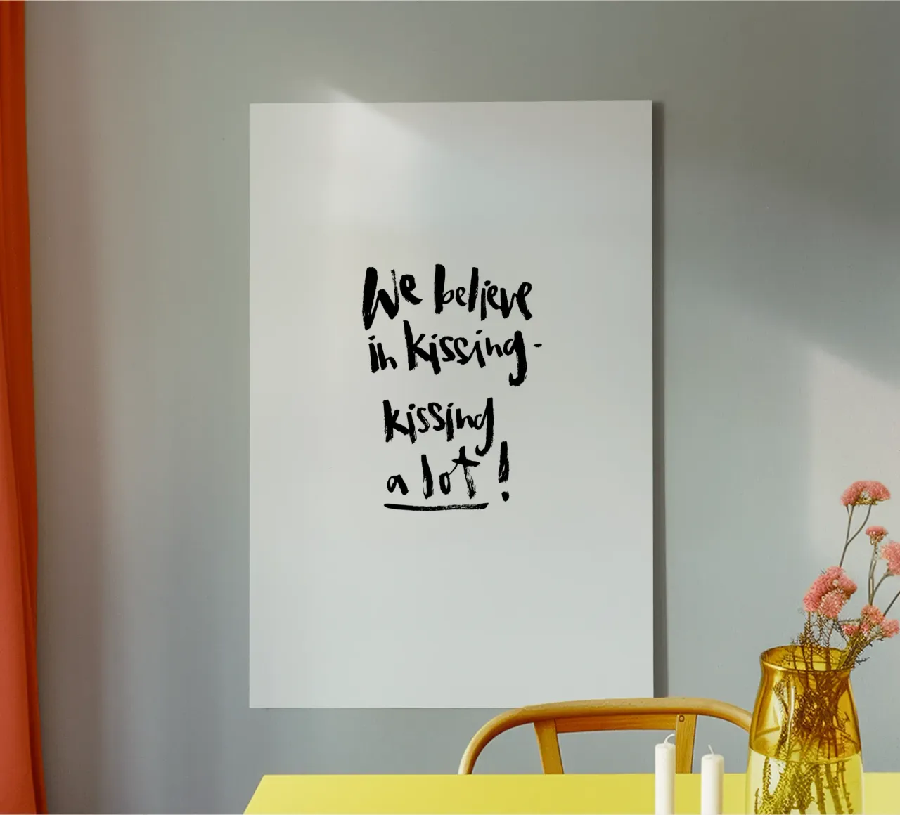 Kissing a Lot canvas by Brushmeetspaper