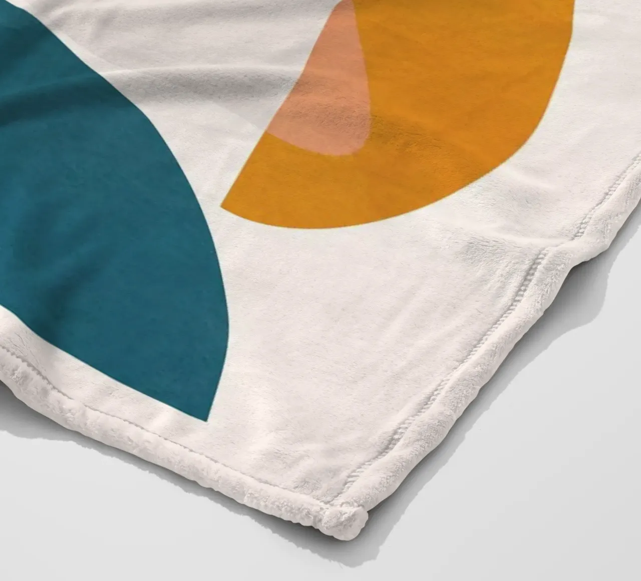 Playful Geometry 01 coperta in pile da Flow Line