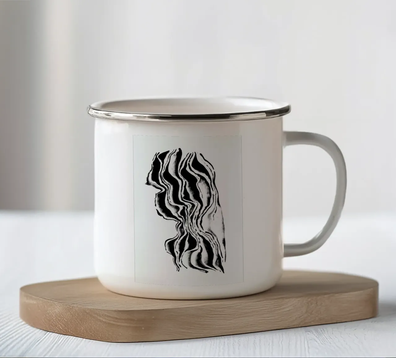 Black River tazza in smalto da Khyati Trehan