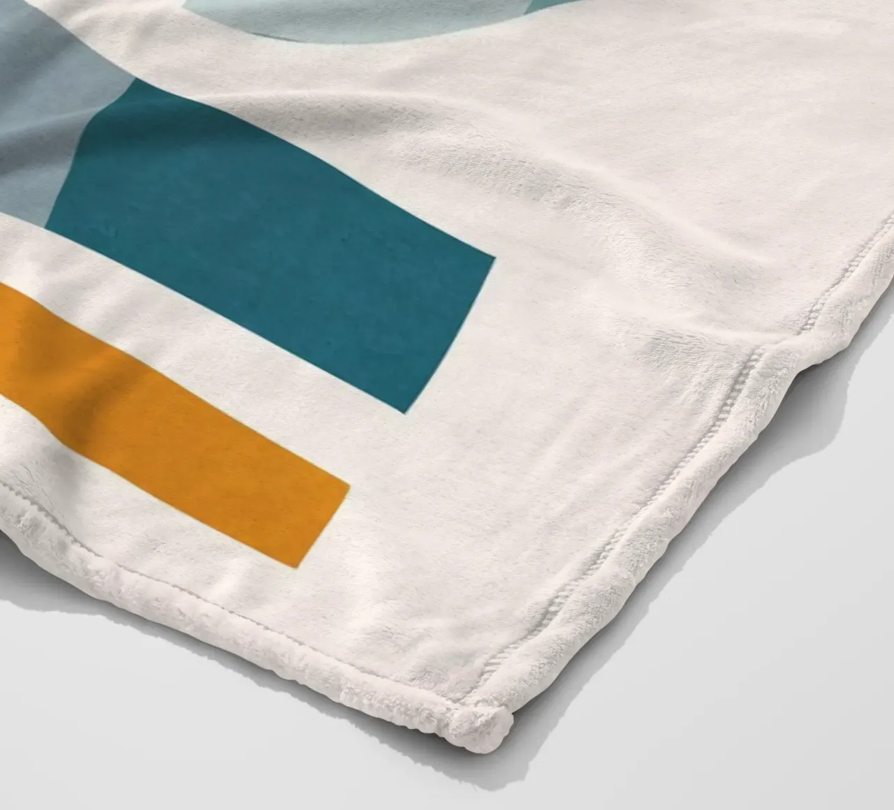 Playful Geometry 04 coperta in pile da Flow Line