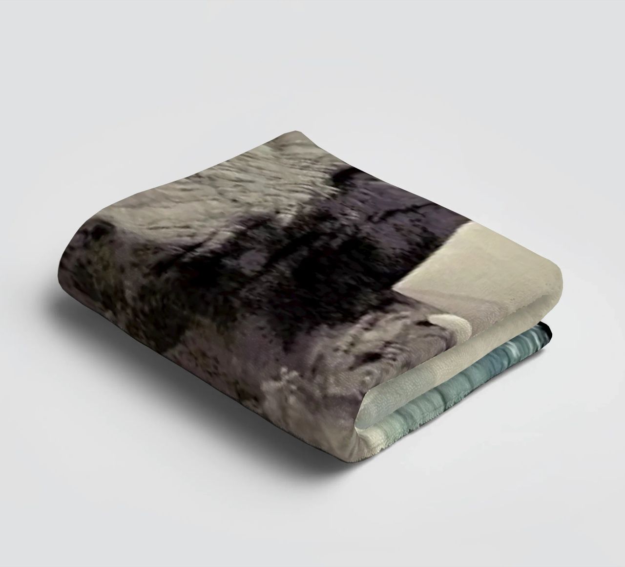 pa 2009-16 towel by Sarolta Bán