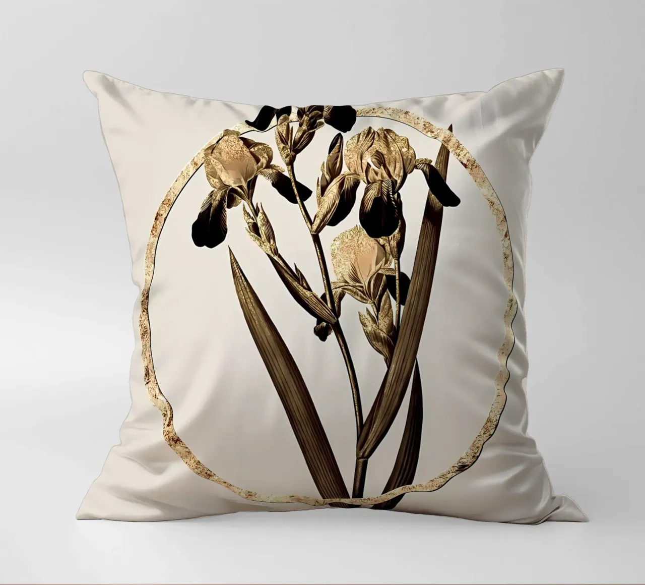 Iris profumato di sambuco d'oro cuscino da Nicholas Campbell