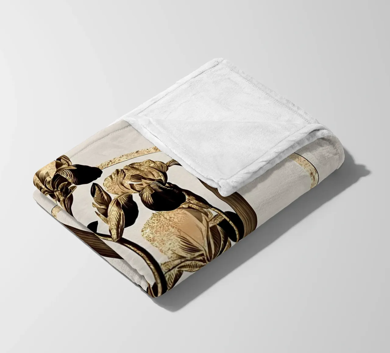 Iris profumato di sambuco d'oro coperta in pile da Nicholas Campbell
