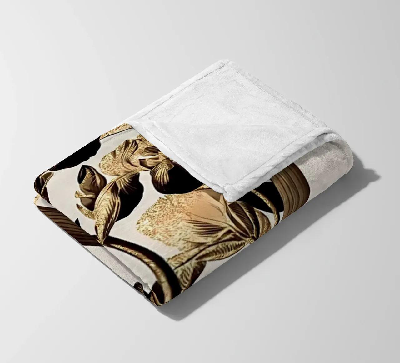 Iris profumato di sambuco d'oro coperta in pile da Nicholas Campbell