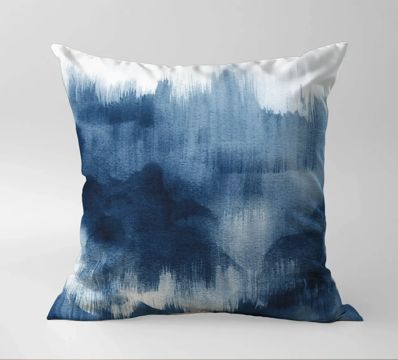 Pennellate di acquerello blu cuscino da NouveauPrints