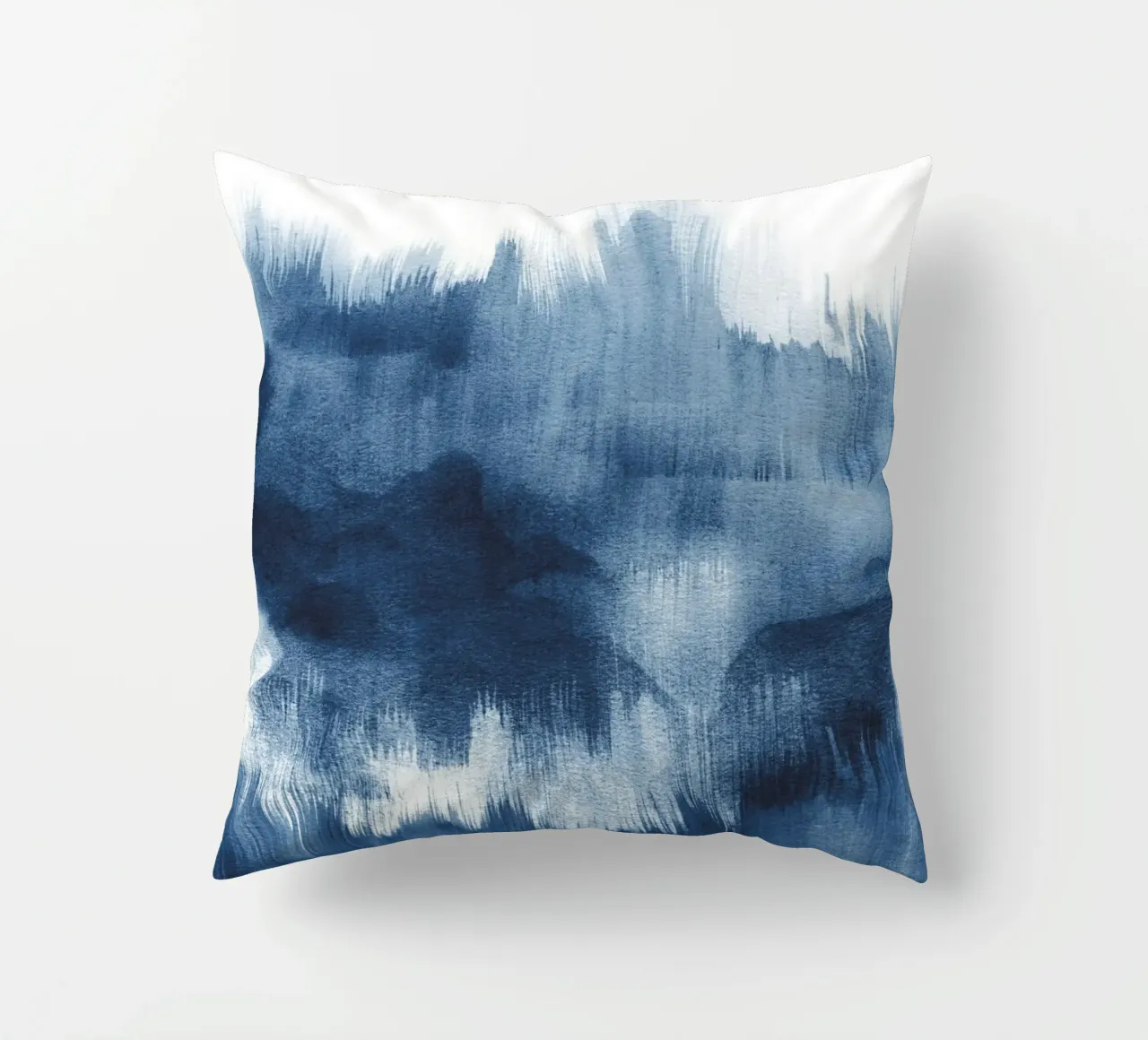 Pennellate di acquerello blu cuscino da NouveauPrints