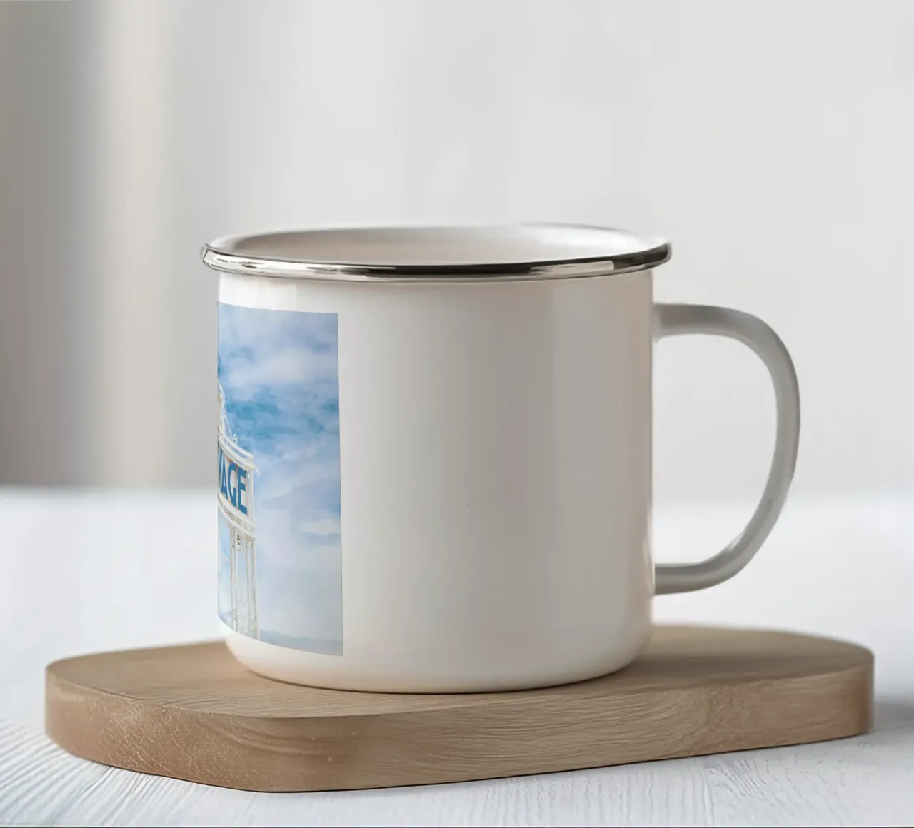 Beauvirage tazza in smalto da Magdalena Martin Photography