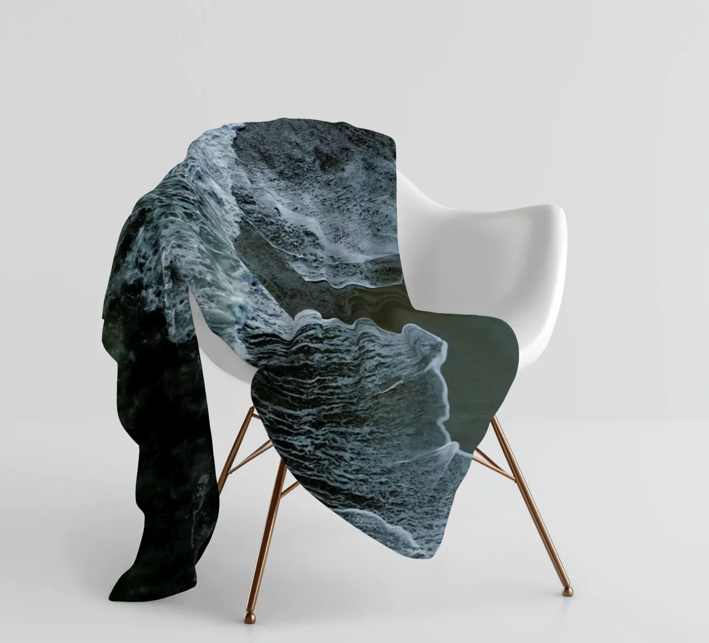 Wild Waves Fleecedecke von Studio Nahili