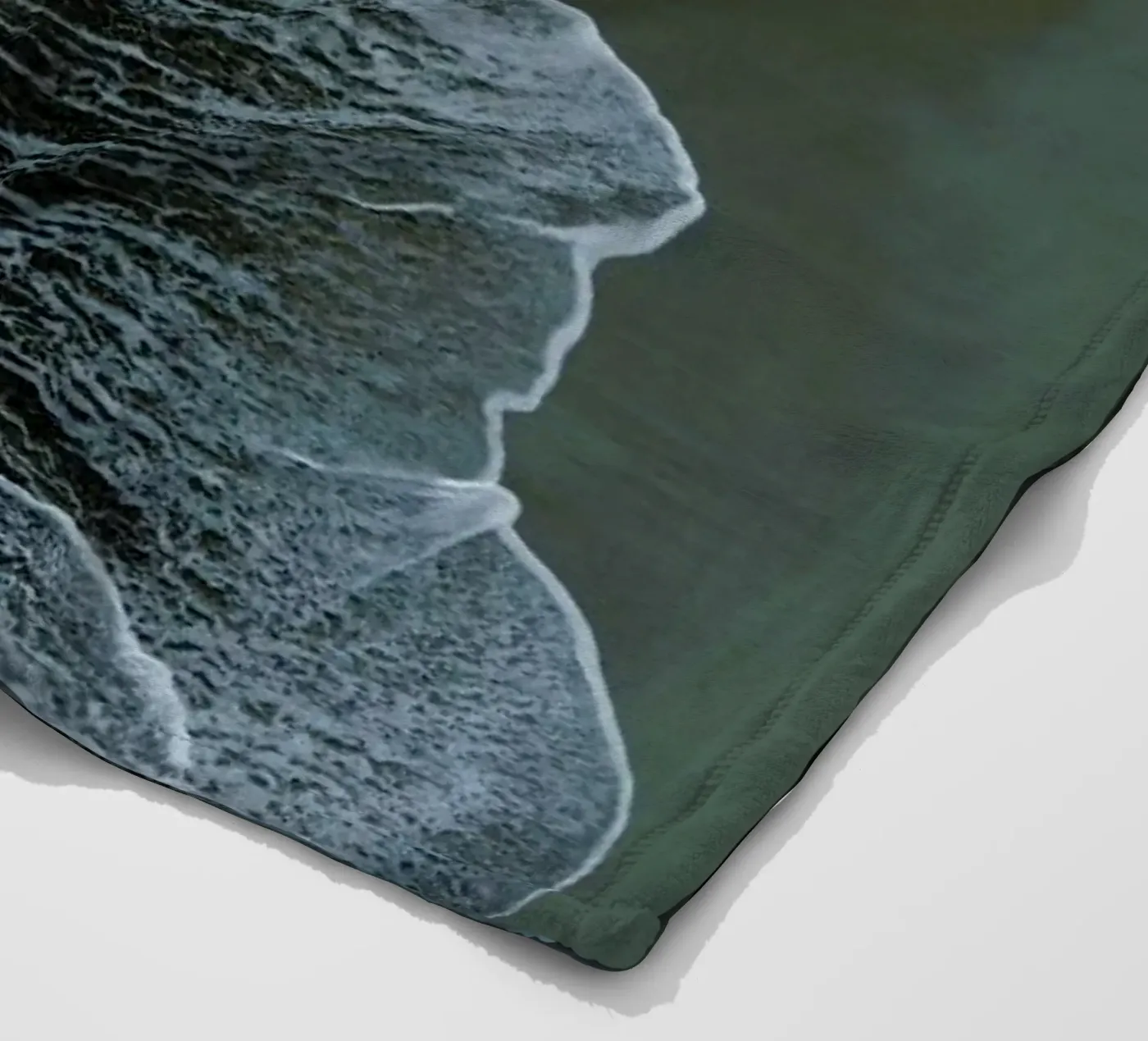 Wild Waves Fleecedecke von Studio Nahili