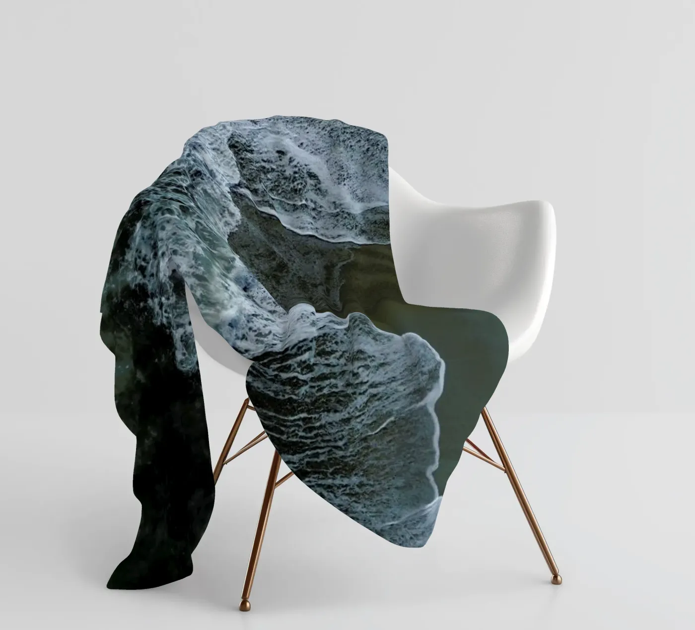 Wild Waves Fleecedecke von Studio Nahili