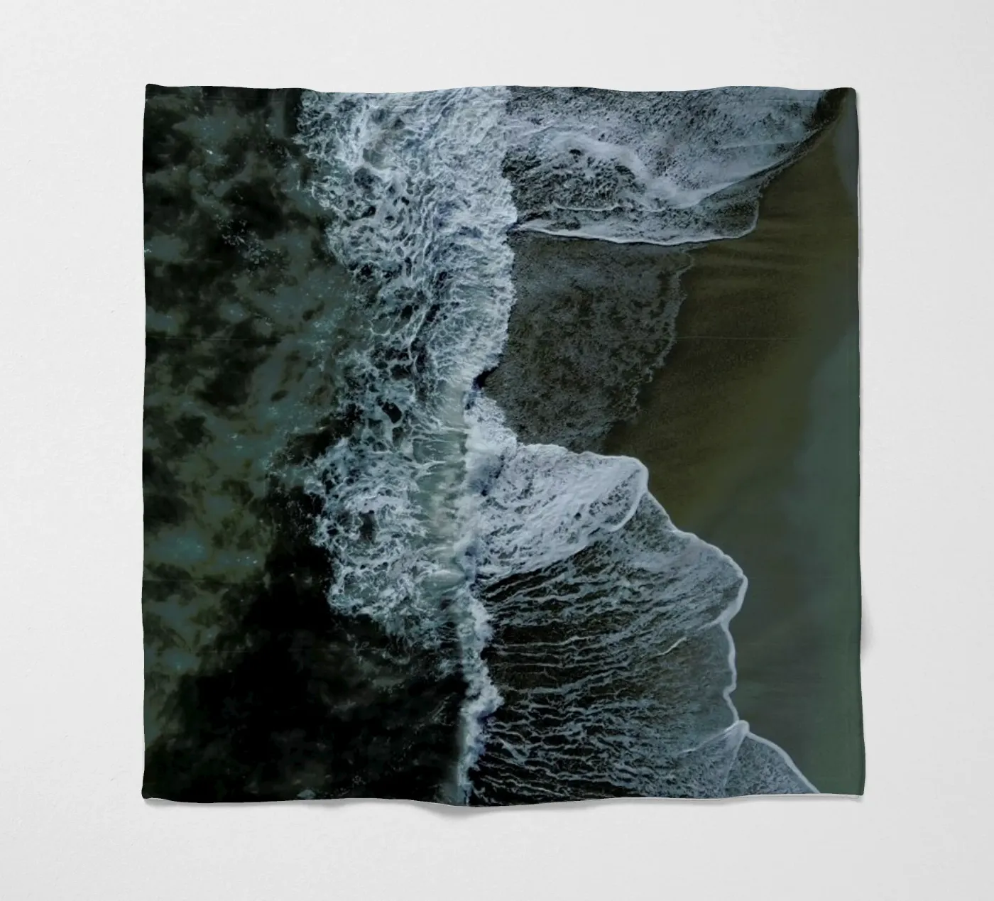 Wild Waves Fleecedecke von Studio Nahili