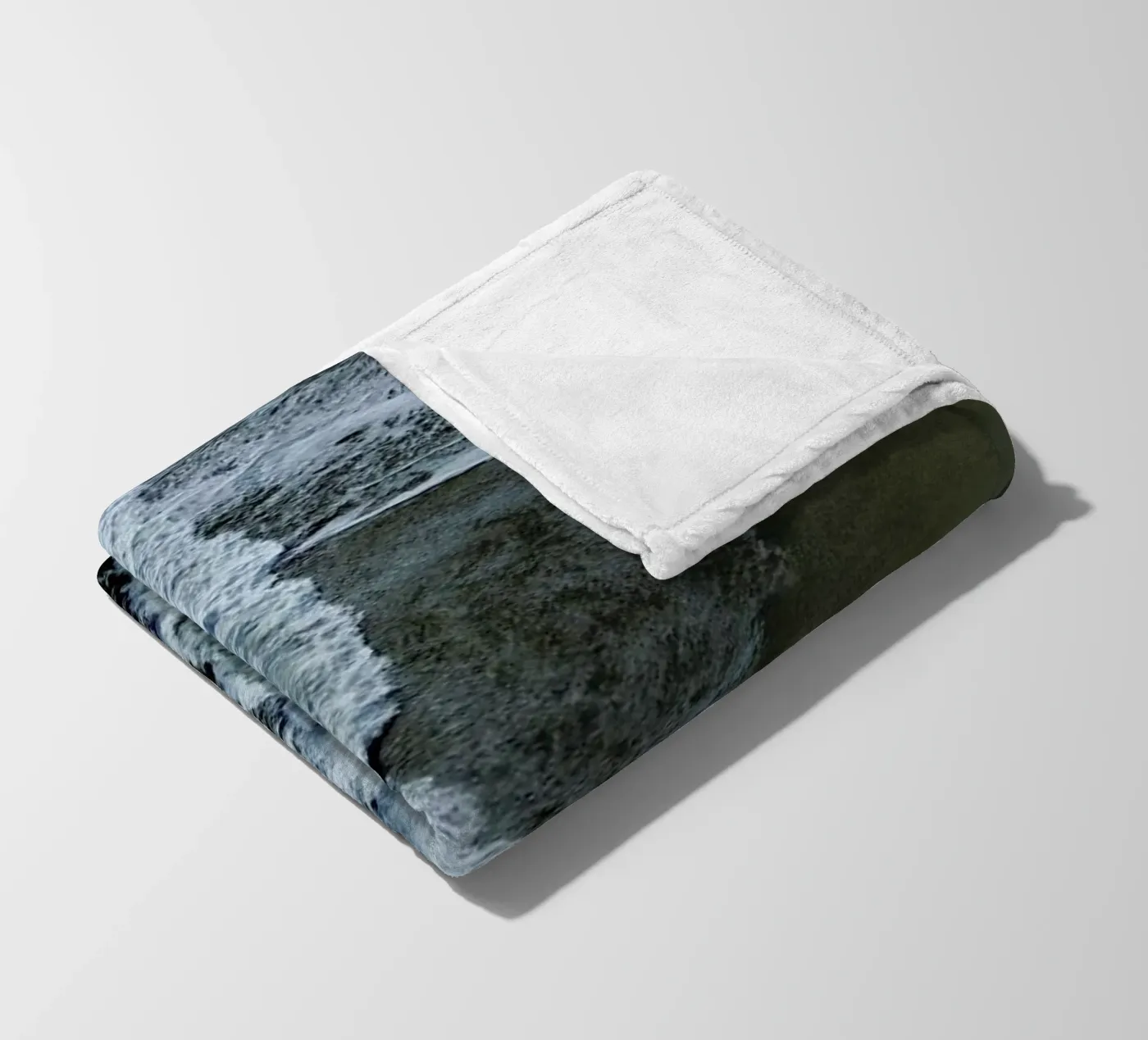 Wild Waves Fleecedecke von Studio Nahili