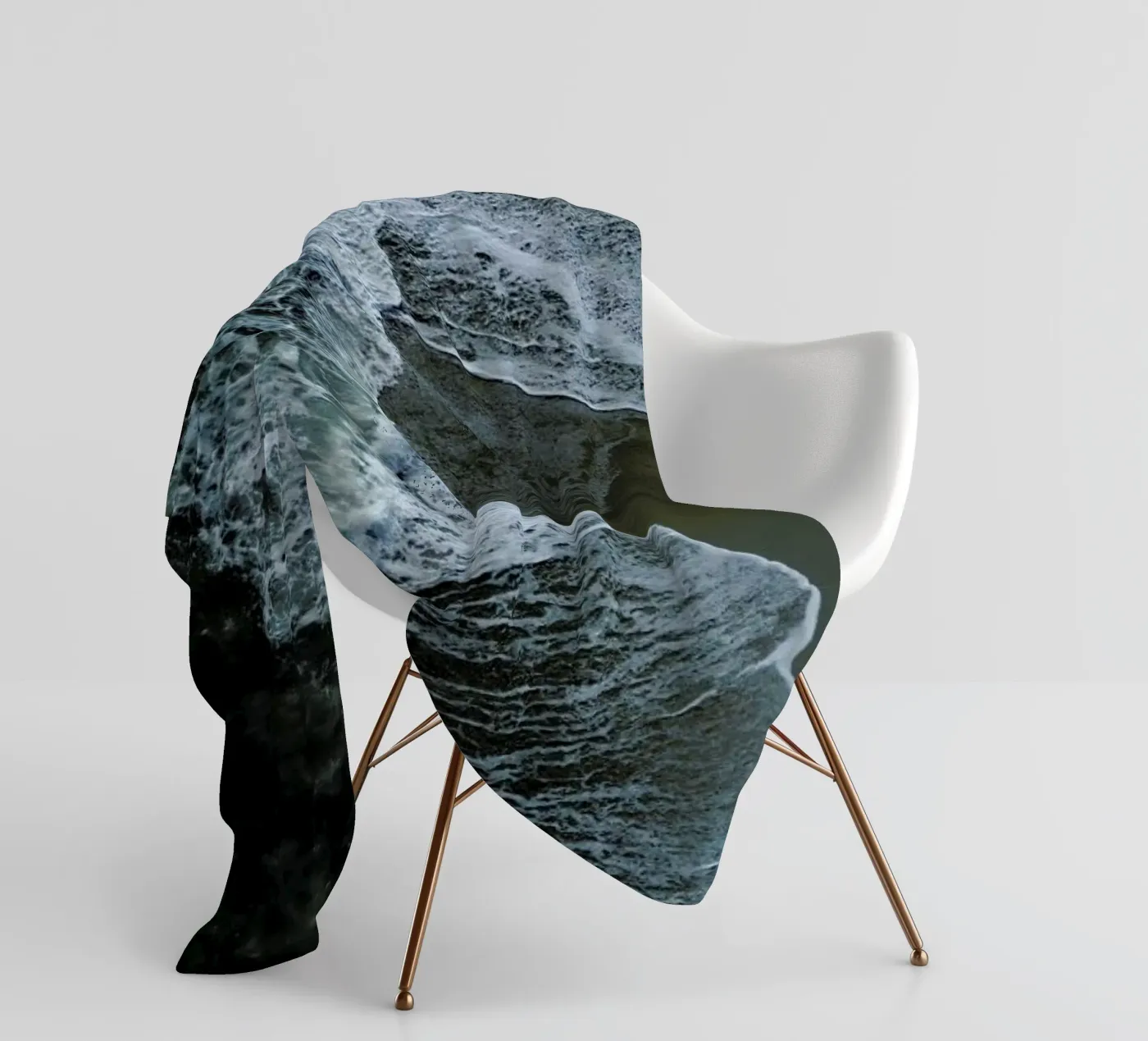 Wild Waves Fleecedecke von Studio Nahili