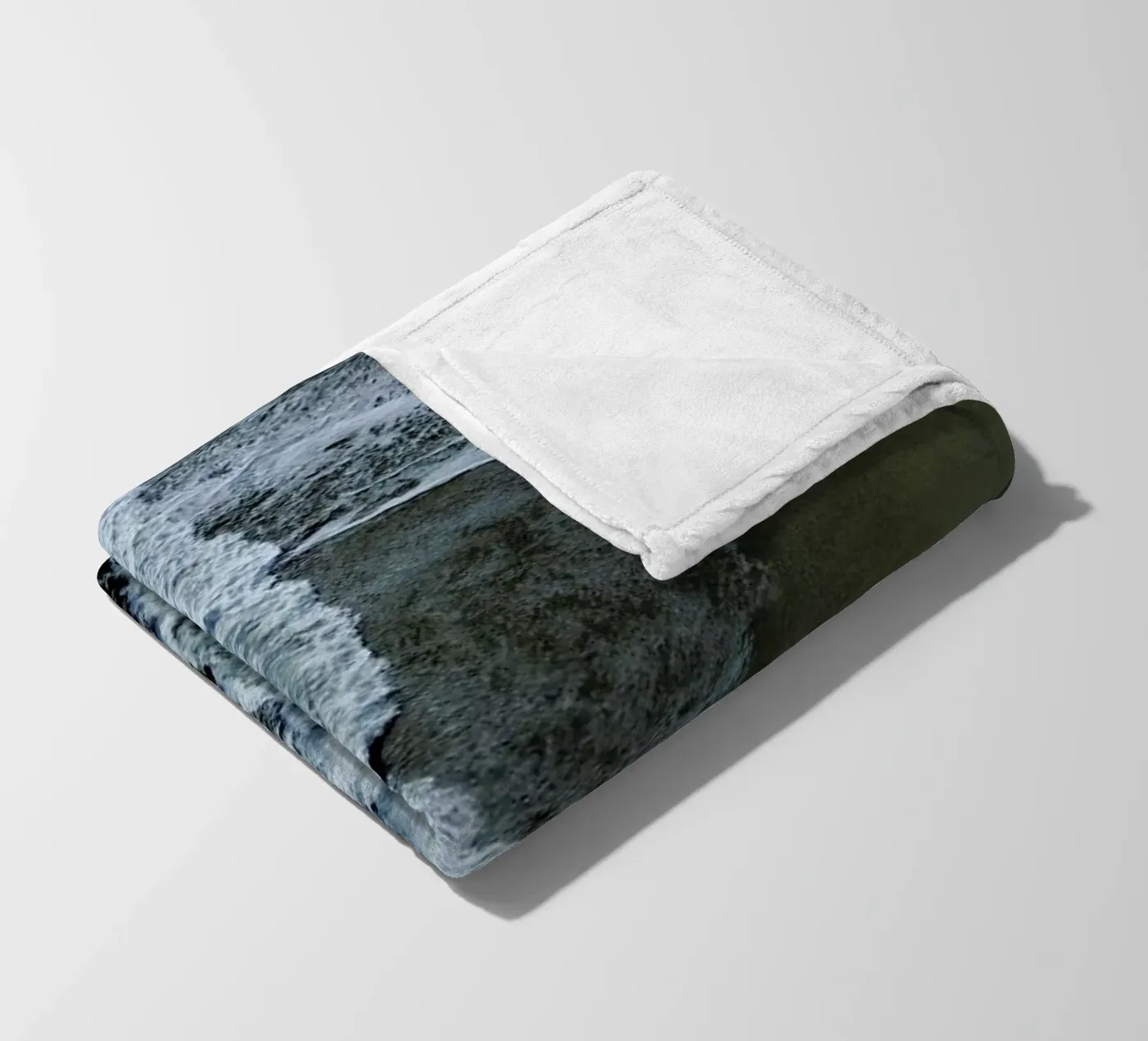 Wild Waves Fleecedecke von Studio Nahili