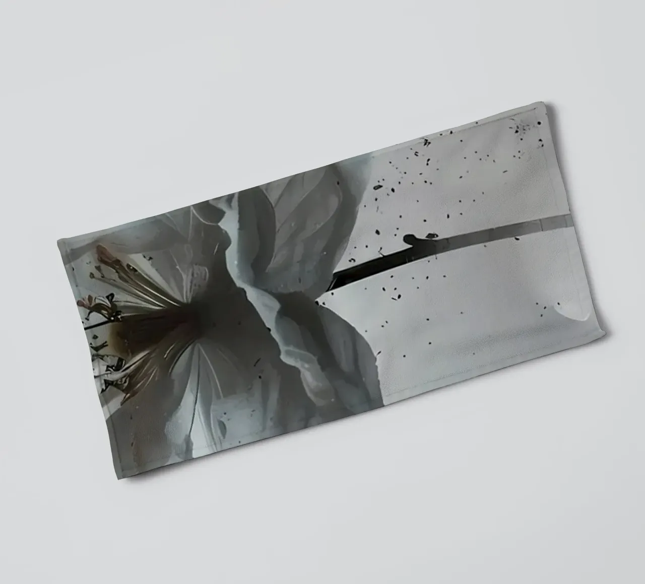 Abstracte witte bloem badhanddoek van Nicholas Campbell