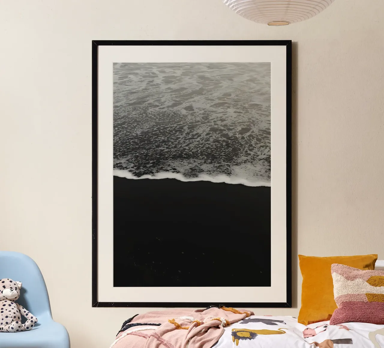 Onde della spiaggia di sabbia nera poster da Matthew Katz