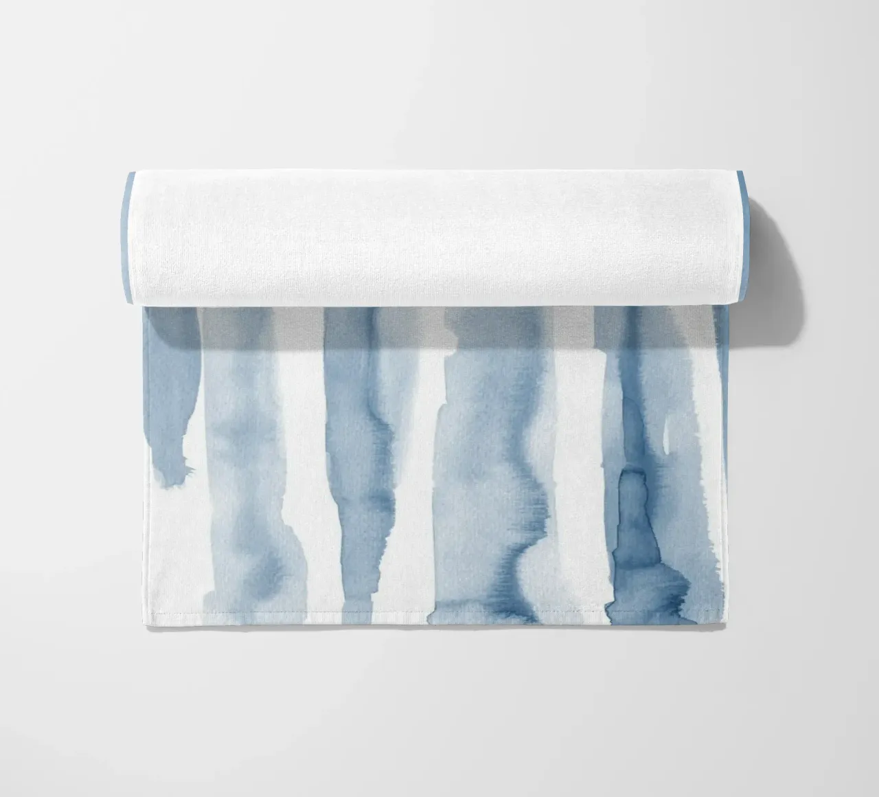 Morbide pennellate di acquerello blu telo mare da NouveauPrints