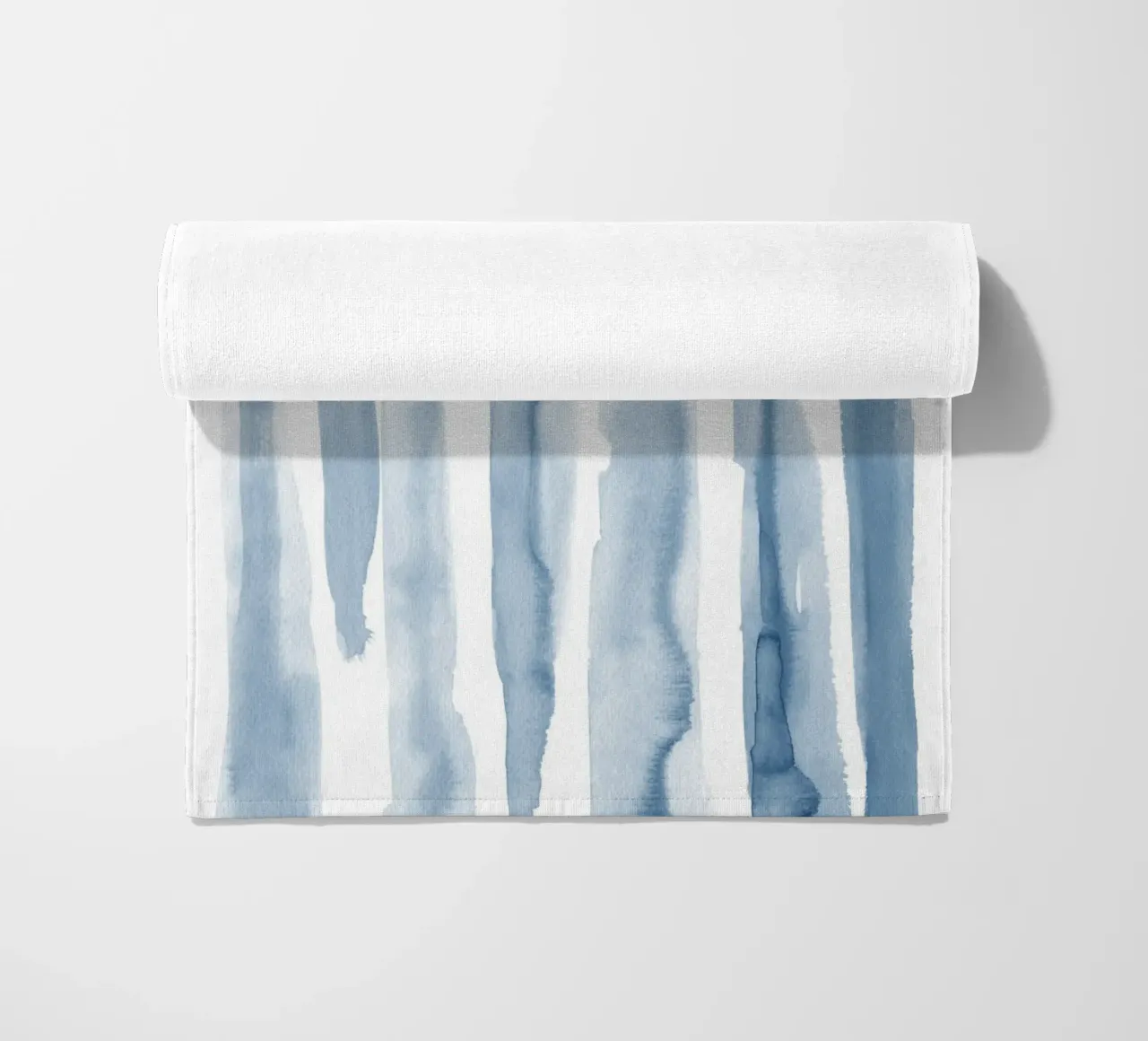 Morbide pennellate di acquerello blu telo mare da NouveauPrints