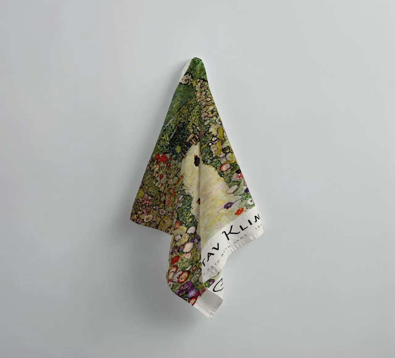 Klimt - Garden Path with Hens asciugamano da bagno da ARTOTHEK