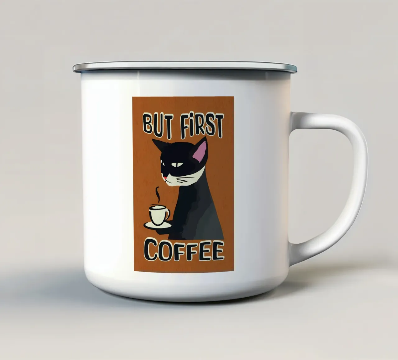 Zwarte Kat Maar Eerst Koffie emaille mok van Bartosz Powalka