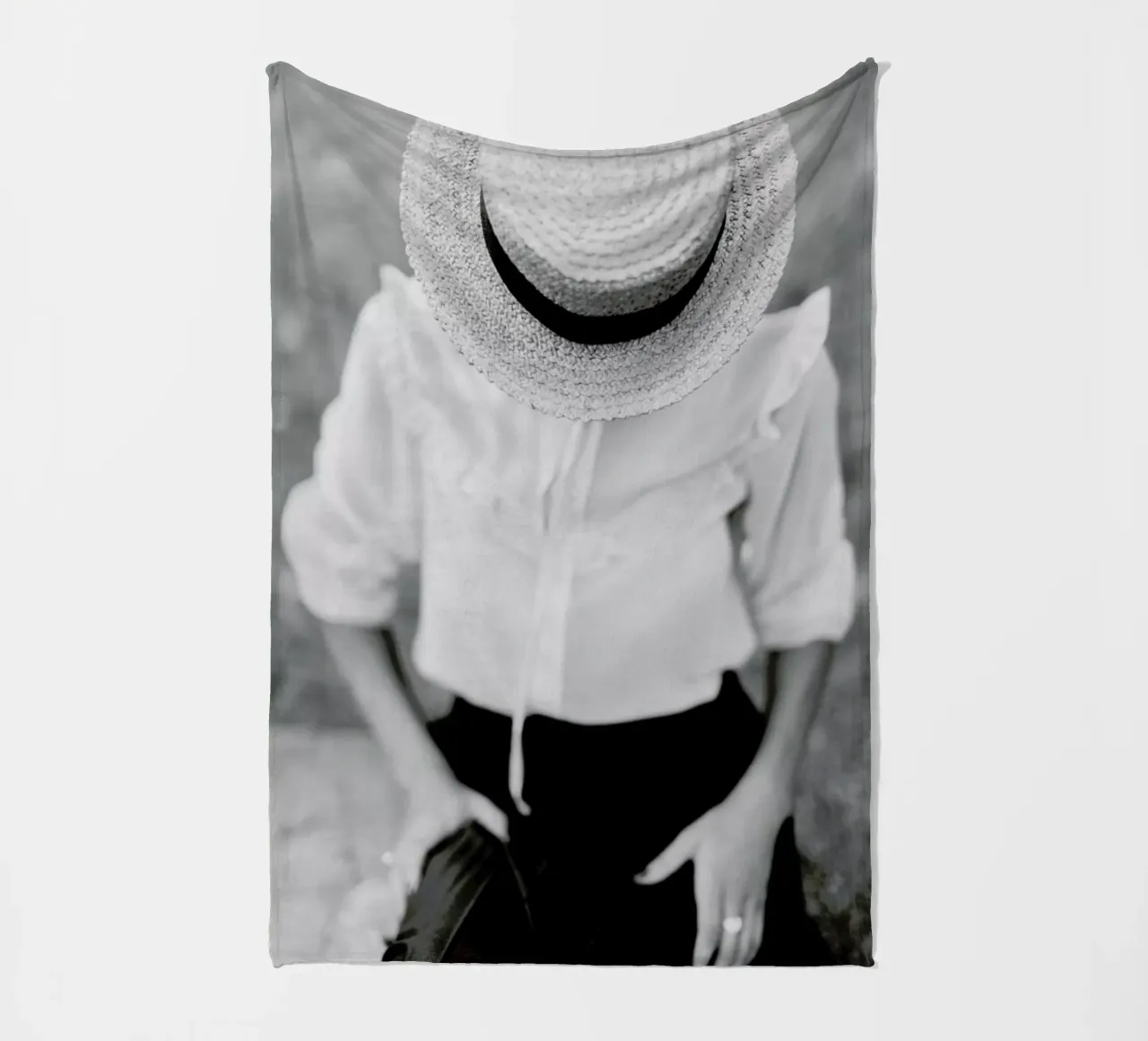 Frills coperta in pile da Runway Collective