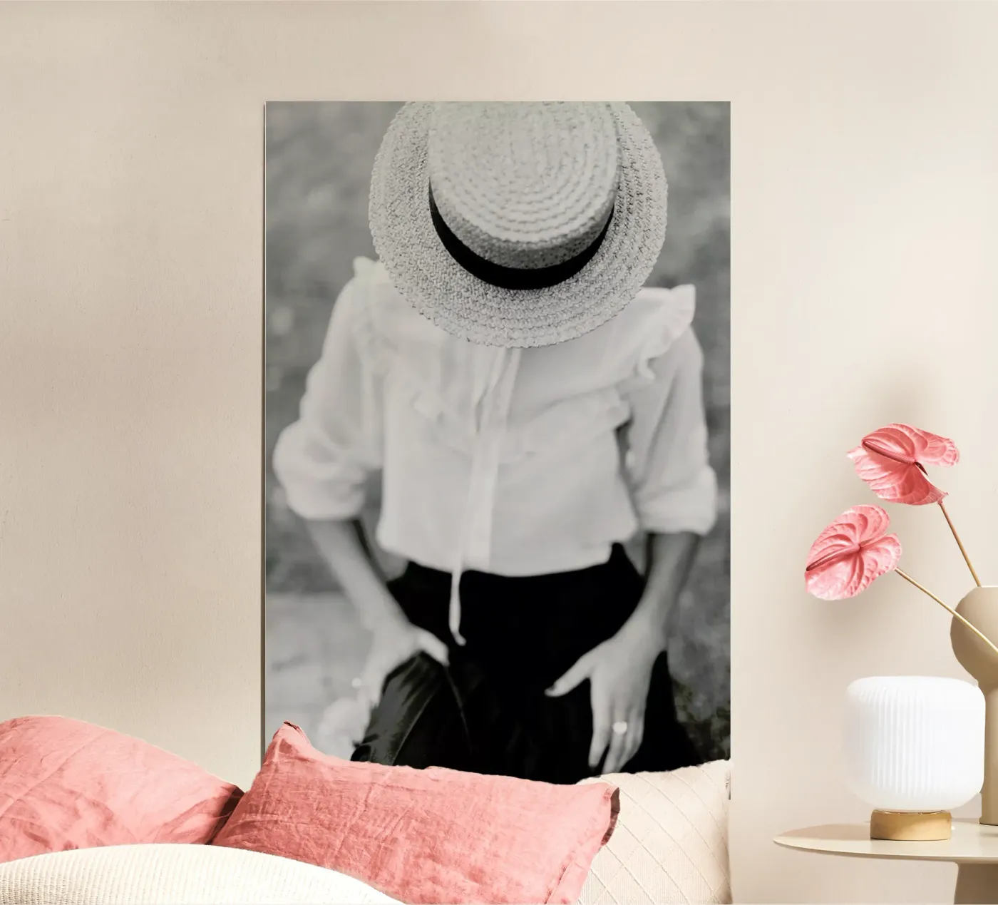 Frills poster da Runway Collective