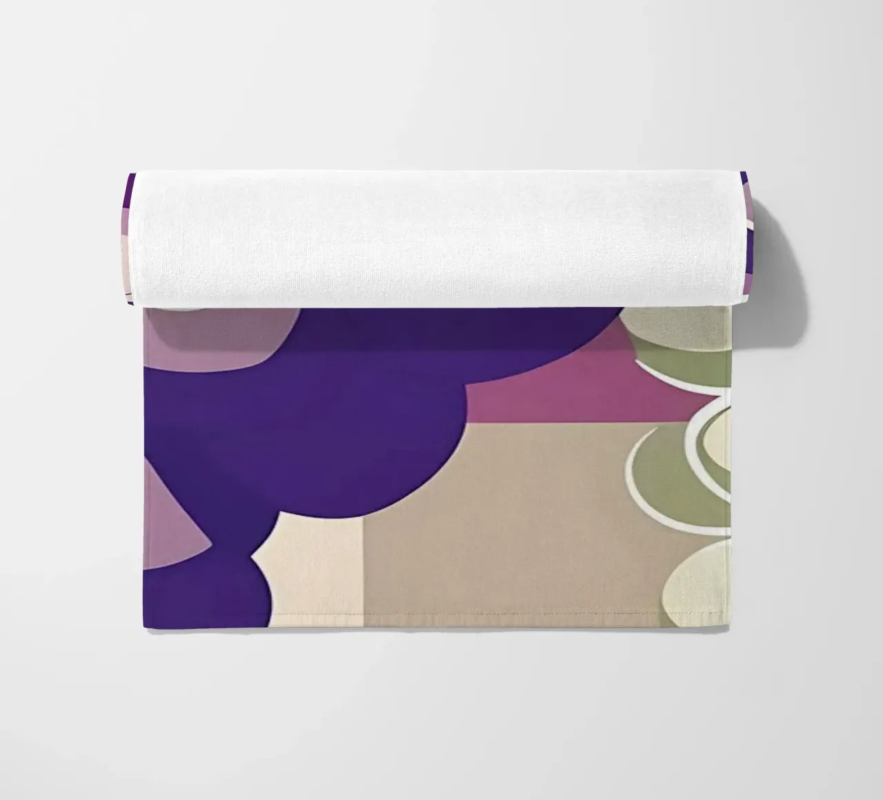 Weintrauben_Stil_A_4 Strandtuch von Pink- und LoveArt by LK