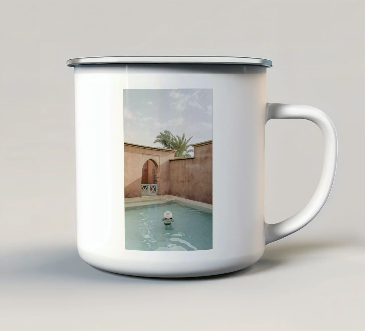Summer Escape tazza in smalto da Runway Collective