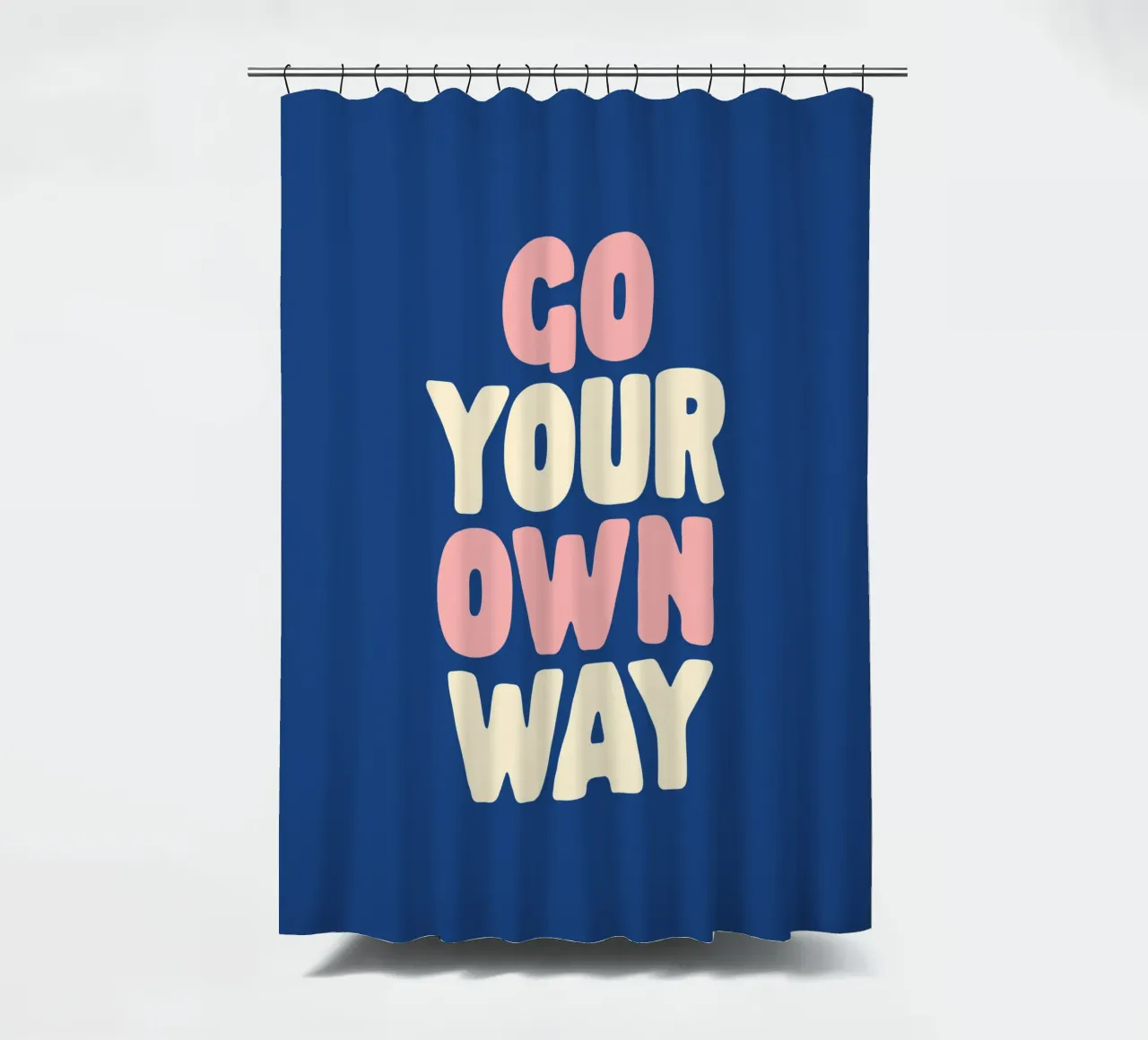 Go Your Own Way Typografie print in roze, wit en blauw douchegordijn van THE MOTIVATED TYPE