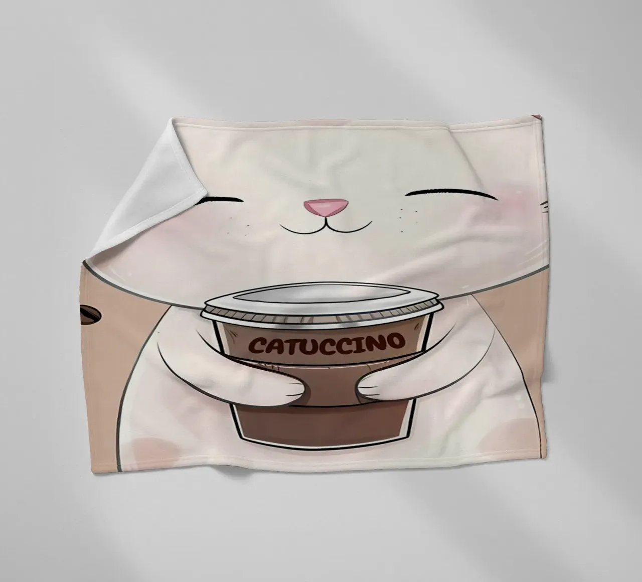 Gatto felice con caffè coperta in pile da Bartosz Powalka