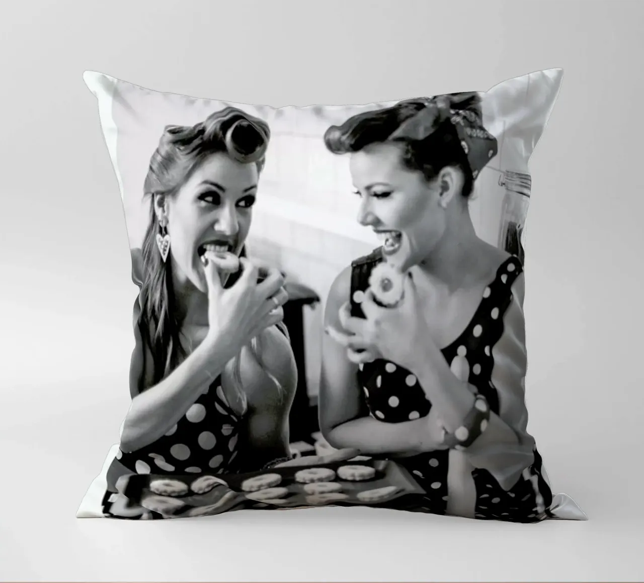 Polka Dots cuscino da Runway Collective