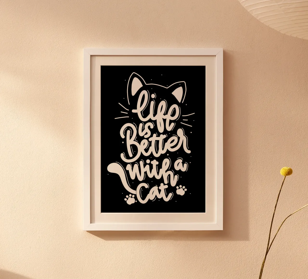 La vita è bella con un gatto poster con telaio in plastica da Bartosz Powalka