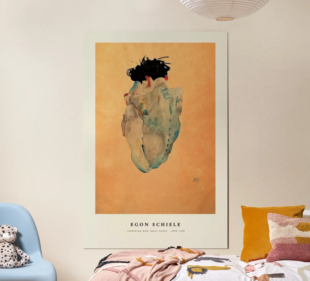 Schiele - Cowering Man (Male Nude) poster con telaio in plastica da ARTOTHEK