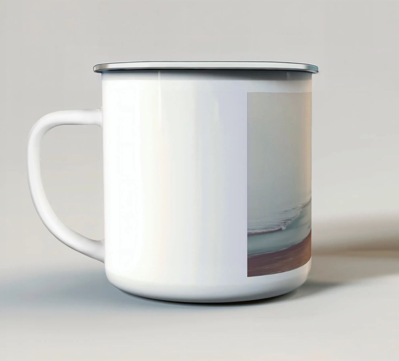 Paesaggio costiero tazza in smalto da Indigo Tides Art