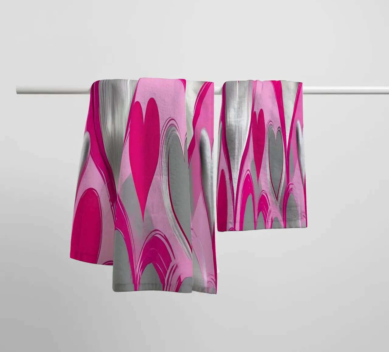 cuori_rosa_argento_2 asciugamano da bagno da Pink- und LoveArt by LK