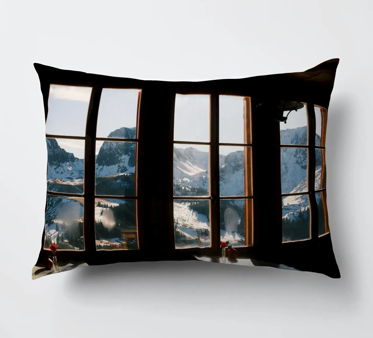 Alpine Silence Through the Window cuscino da FujiSwiss