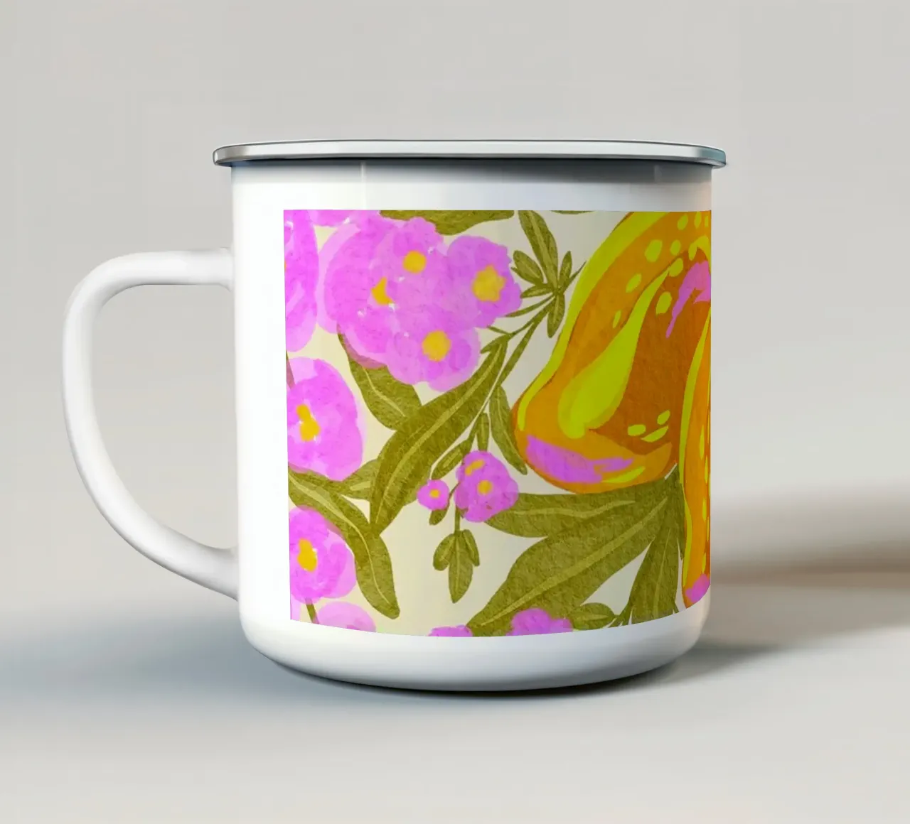 Manghi esotici e fiori tazza in smalto da Nikitajariwala