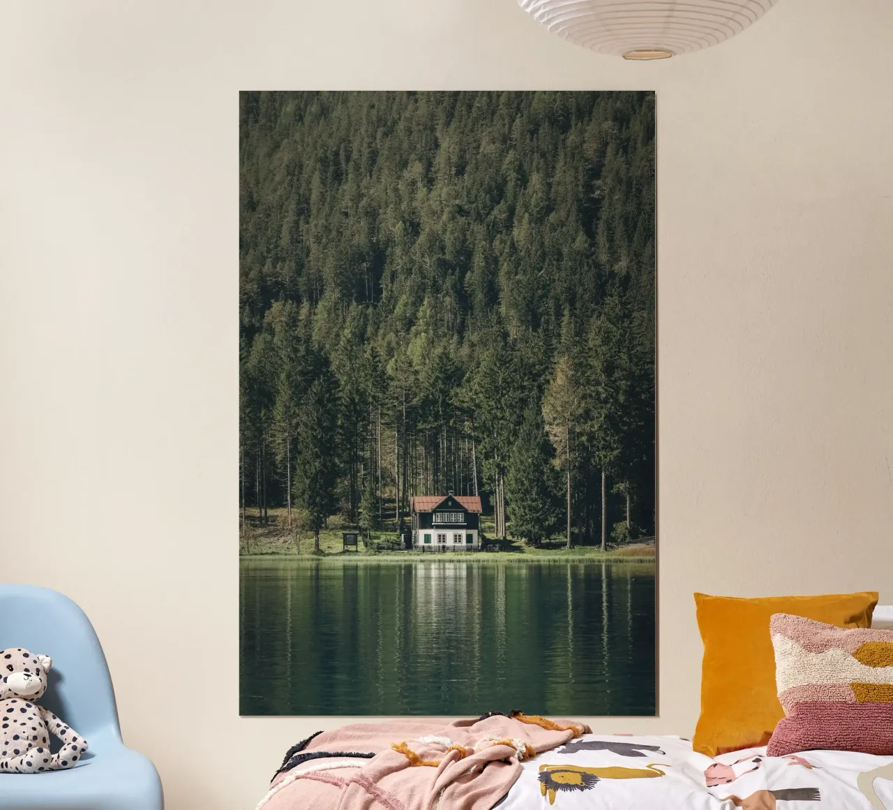 Dolomiti, Italia I Chalet in legno sul lago di Dobbiaco poster da Julie Travel Photography