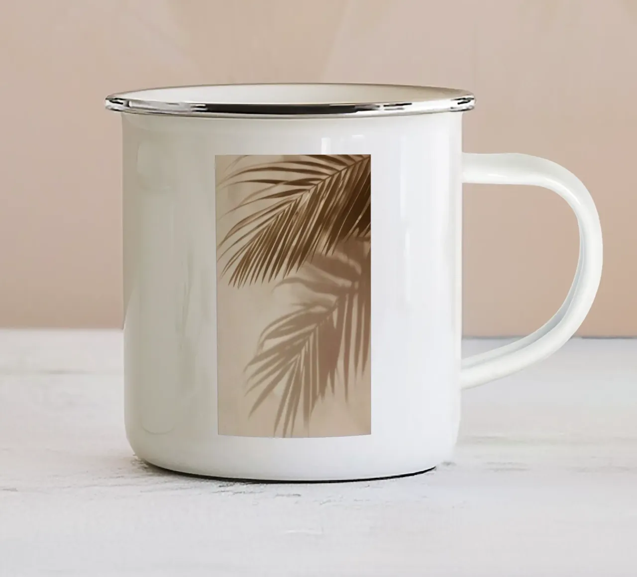 Palmblad schaduwen emaille mok van Indigo Tides Art