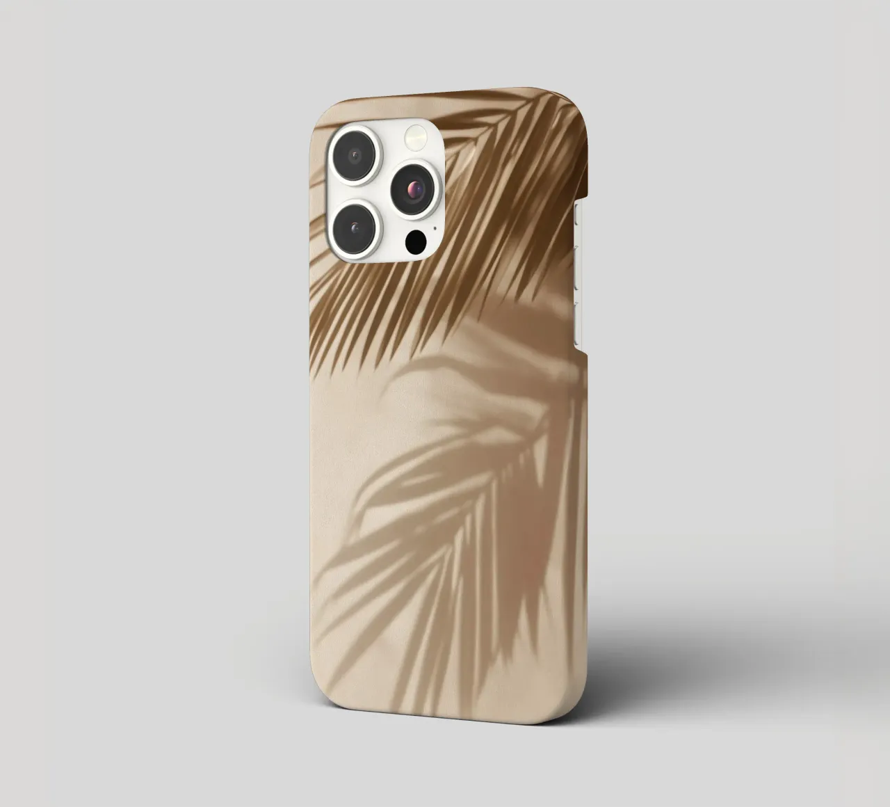 Palmblad schaduwen iphone hoesje van Indigo Tides Art