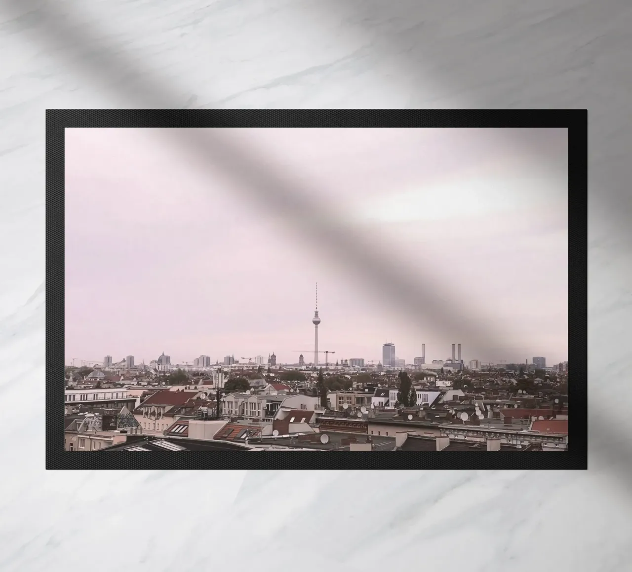 Berlino, Germania I Skyline urbano con la torre Fernsehturm zerbino da Julie Travel Photography
