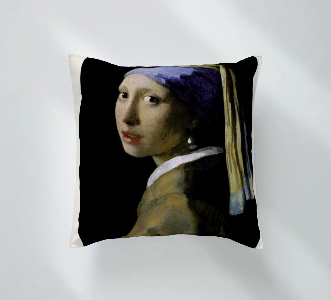 Jan Vermeer van Delft - Girl with a Pearl Earring cuscino da ARTOTHEK