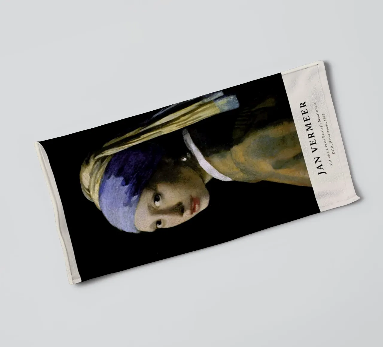 Jan Vermeer van Delft - Girl with a Pearl Earring asciugamano da bagno da ARTOTHEK