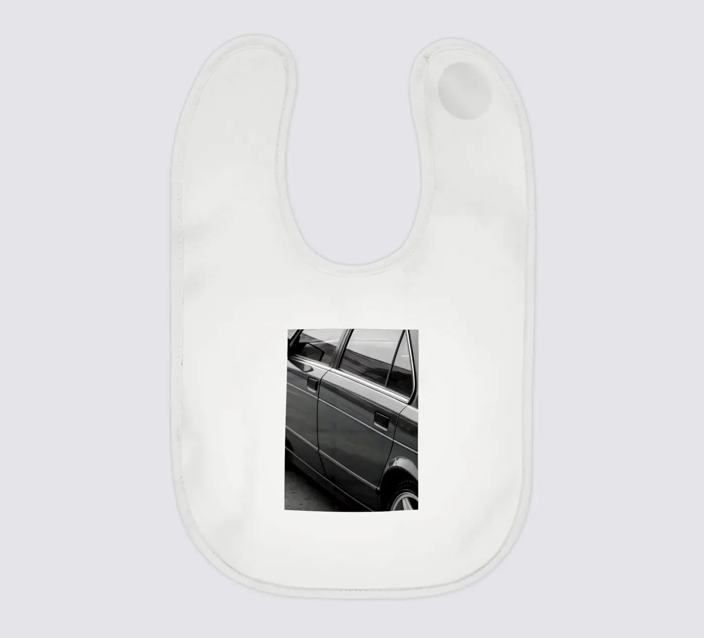 Monochrome Oldtimer Babylätzchen von CAR EDITION