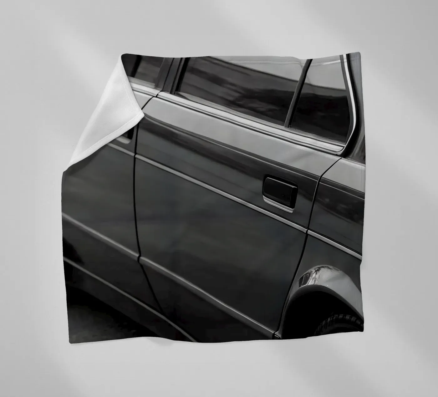 Monochrome Oldtimer Fleecedecke von CAR EDITION