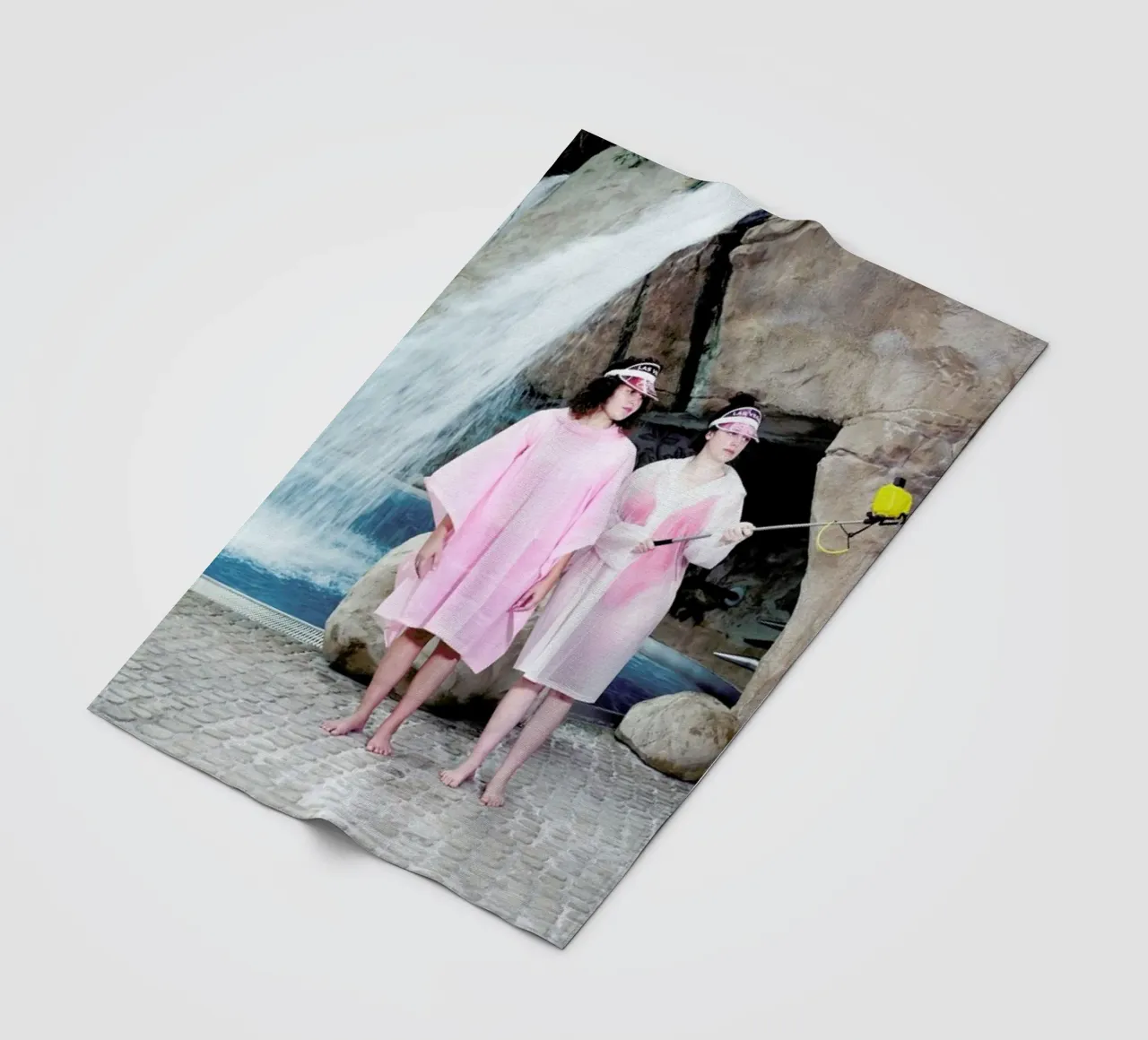 Wasserfall Fleecedecke von I Love Travel GmbH